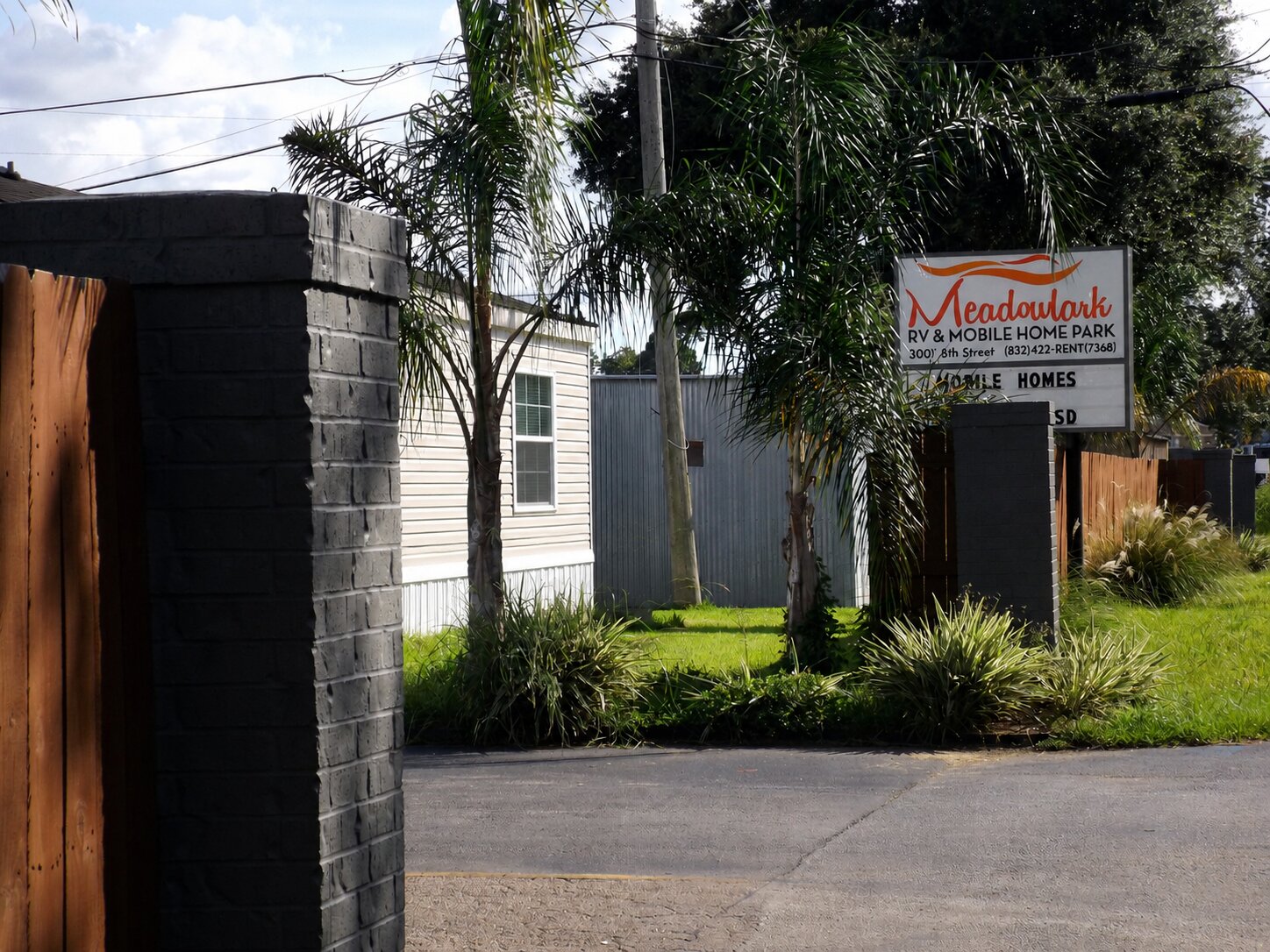 Entrance to Meadowlark Mobile Home & RV Community in Port Neches